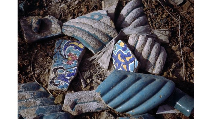 ... und nur einige Kachelreste sind übriggeblieben.